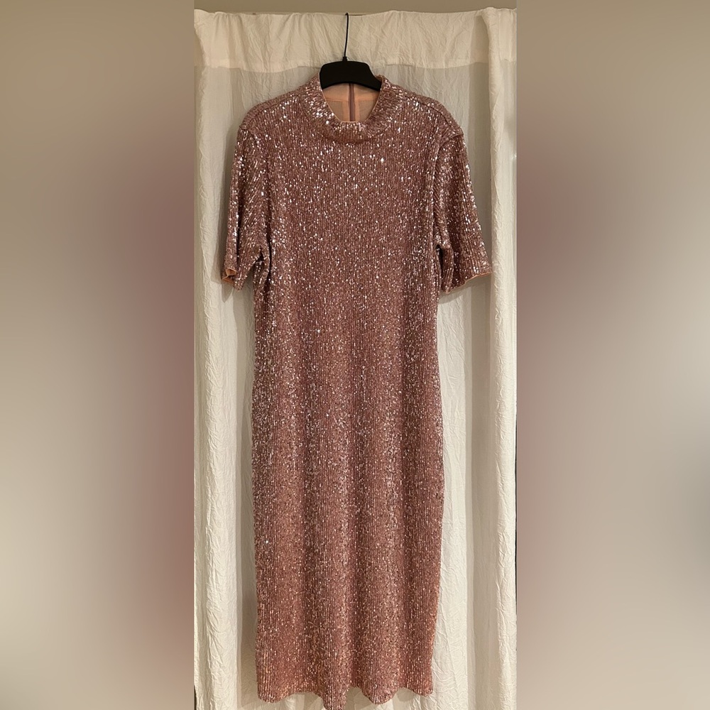 Vineyard Vines Elegant Sequin Dress in Rose Gold